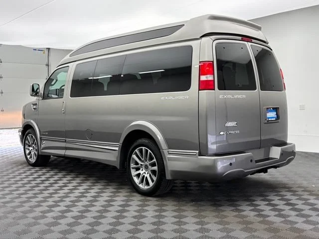 Used 2021 SPECIAL EXTERIOR COLOR Chevrolet LS image 11