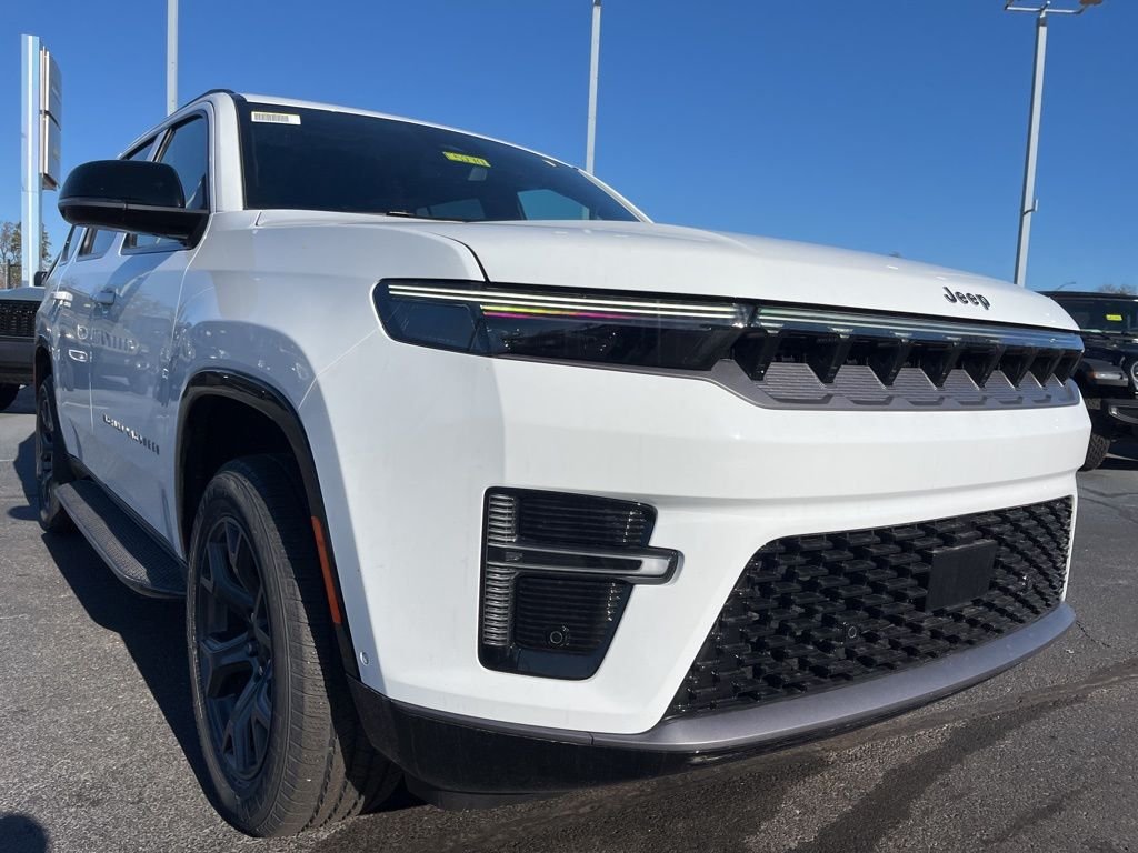 New 2026 Bright White Clear-Coat Exterior Paint Jeep Limited Altitude image 50
