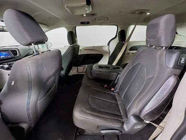 Used 2018 White Chrysler Touring Plus image 22