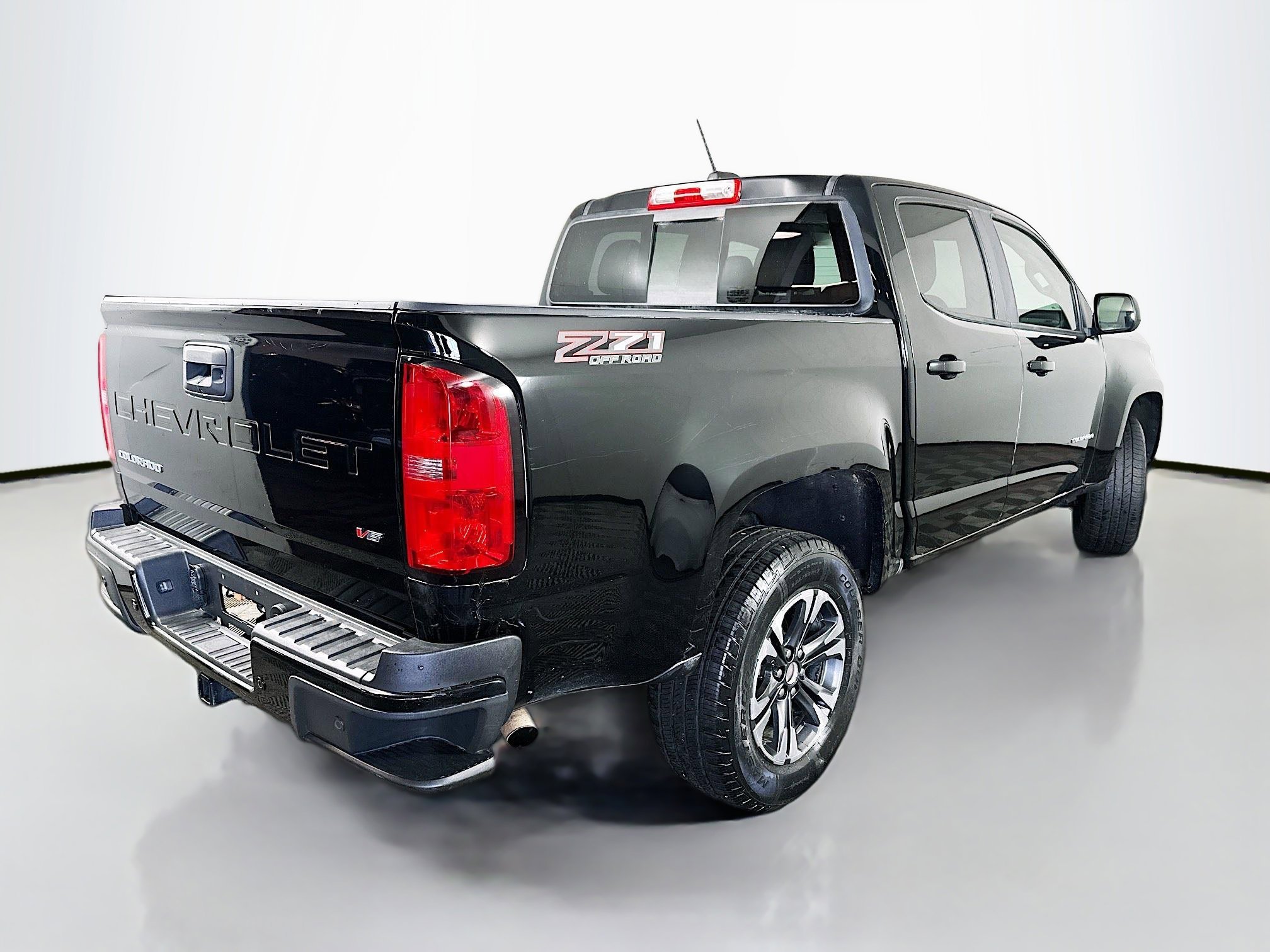 Used 2022 Black Chevrolet 4WD Z71 image 8