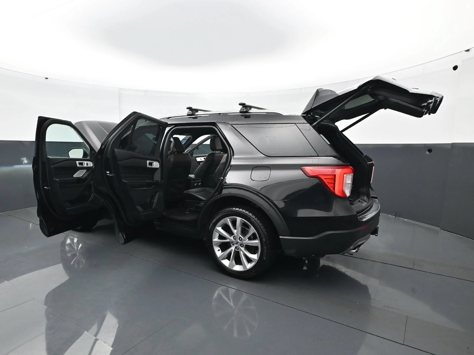 Used 2022 Black Ford Platinum image 33