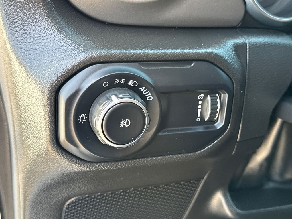 Used 2023 White Jeep Sport S image 28