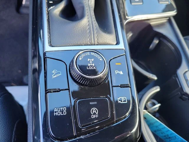 Used 2025 White Kia X-Pro Prestige image 37