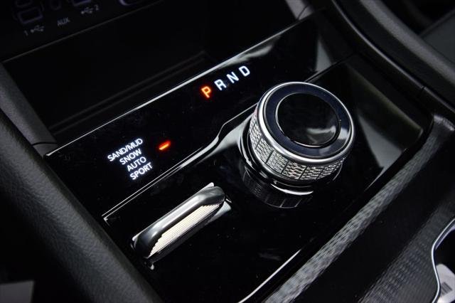New 2026 Diamond Black Crystal Pearl-Coat Exterior Paint Jeep Limited image 28