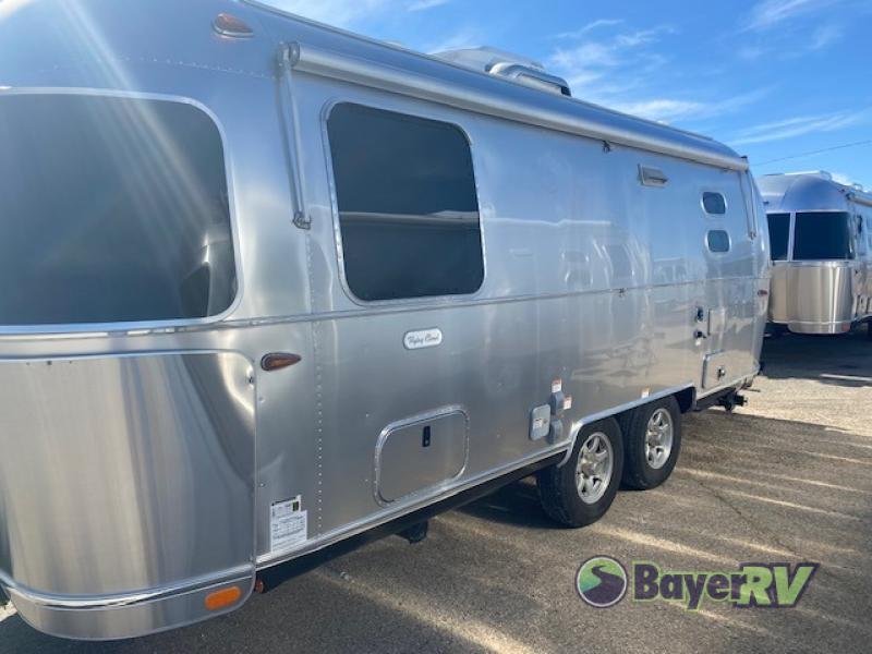 2025 Airstream Flying Cloud photo 3