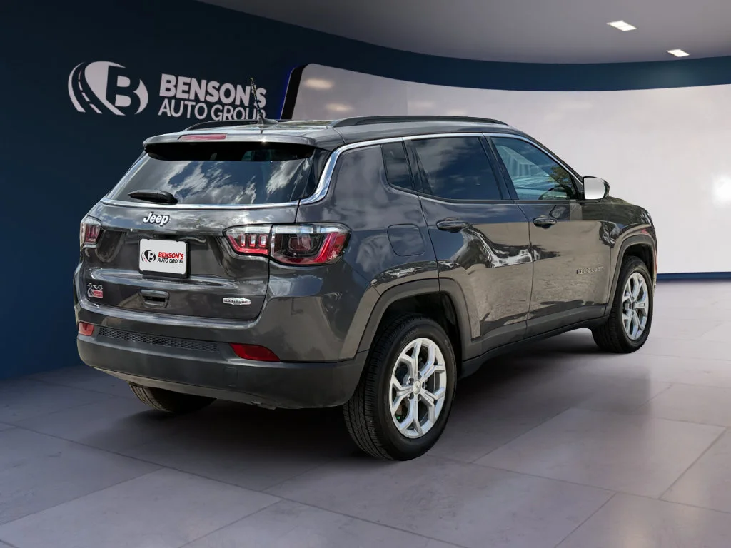Used 2024 Gray Jeep Latitude image 5