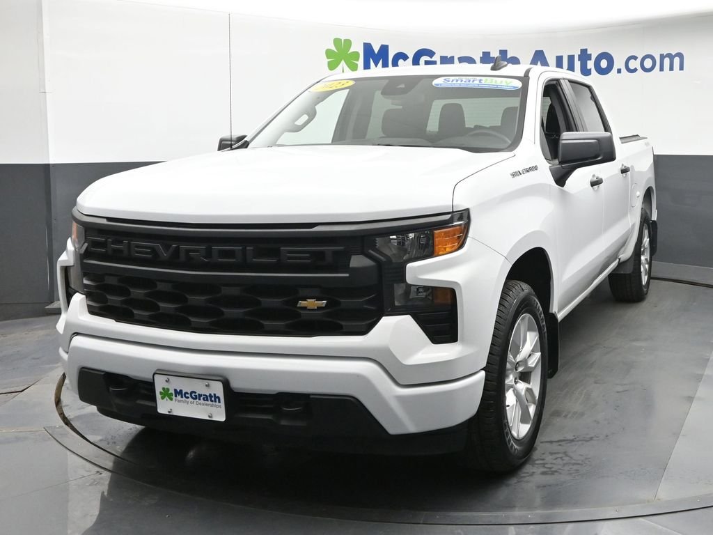 Used 2023 White Chevrolet Custom image 21
