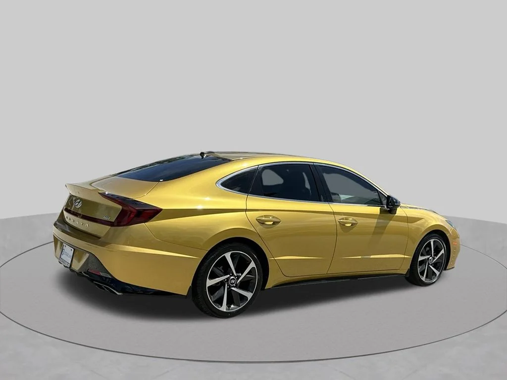 Used 2021 Yellow Hyundai SEL Plus image 11