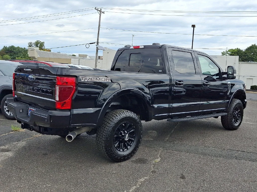 Used 2022 Black Ford LARIAT image 12