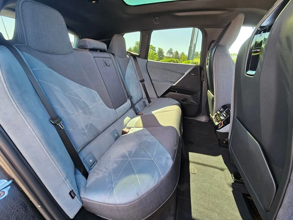 Certified Used 2025 Blue BMW xDrive50 image 20
