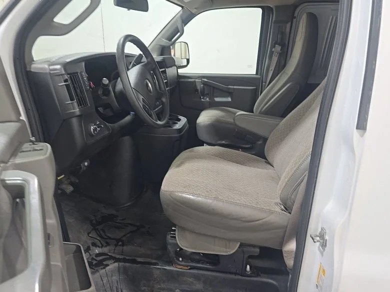 Used 2025 Summit White Chevrolet WT image 8