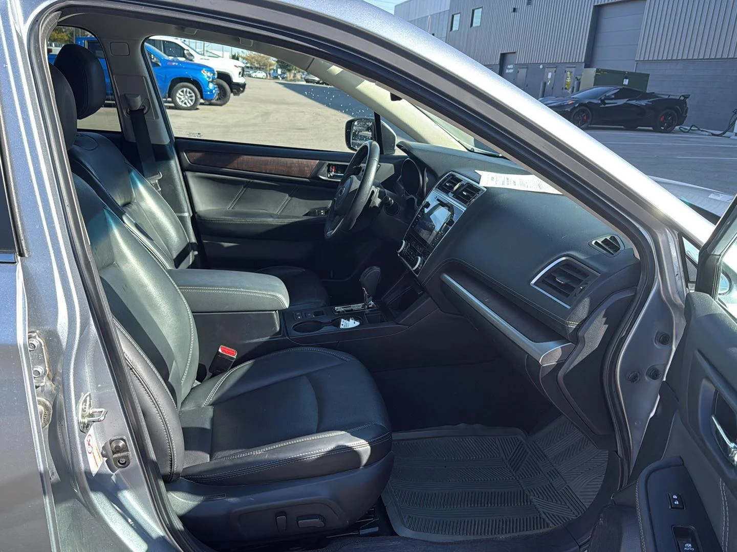 Used 2019 Ice Silver Metallic Subaru Limited image 12