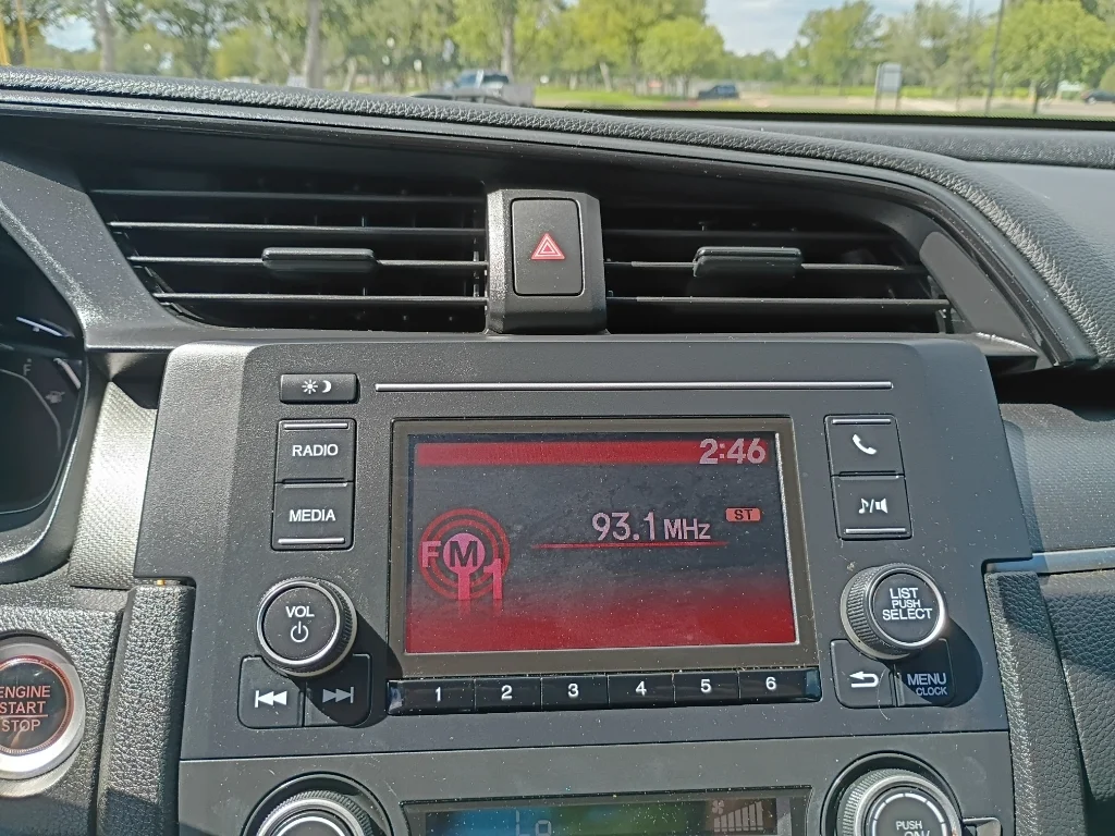 Used 2018 Crystal Black Pearl Honda LX-P image 27