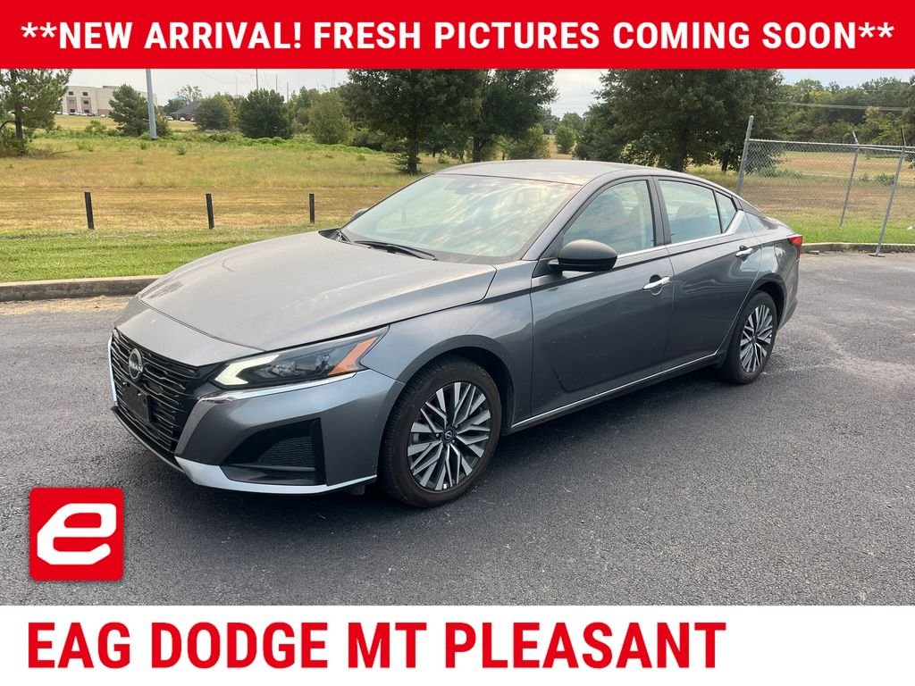 Used 2025 Gray Nissan 2.5 SV image 2