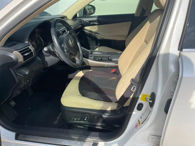 Used 2014  Lexus 250 image 7