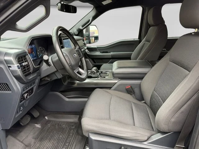 Used 2023 Agate Black Metallic Ford XLT image 10