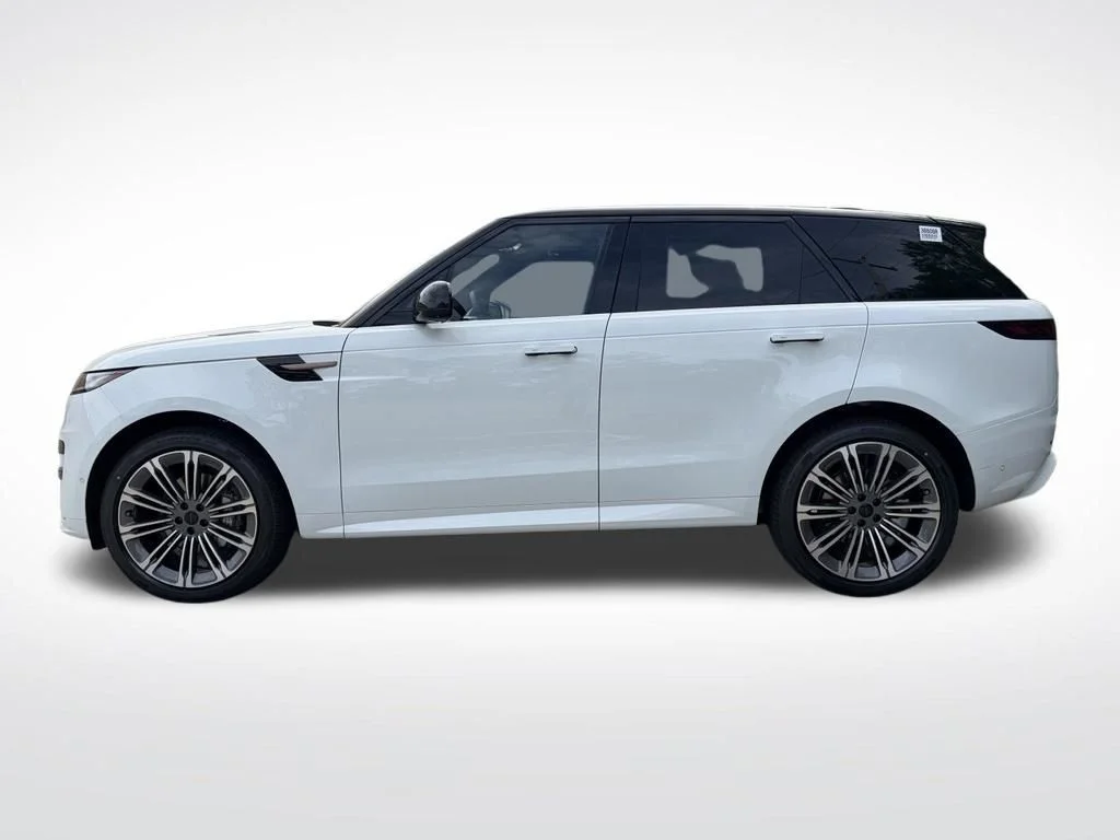 New 2026 White Land Rover Dynamic SE image 5