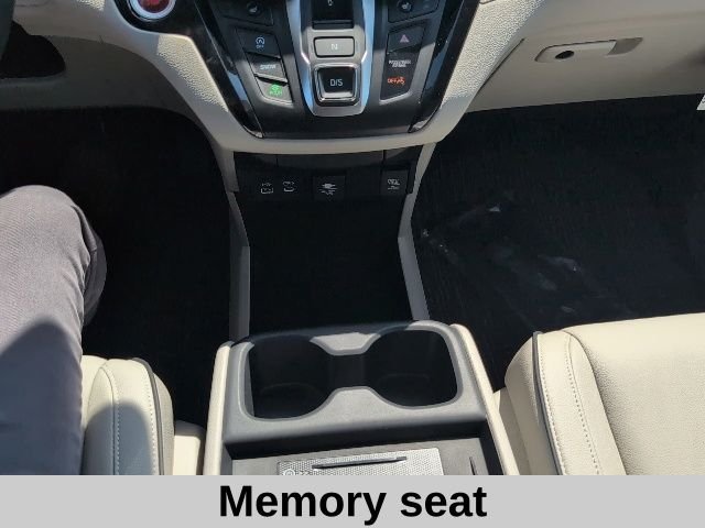New 2026 Smoke Blue Pearl Honda Touring image 6