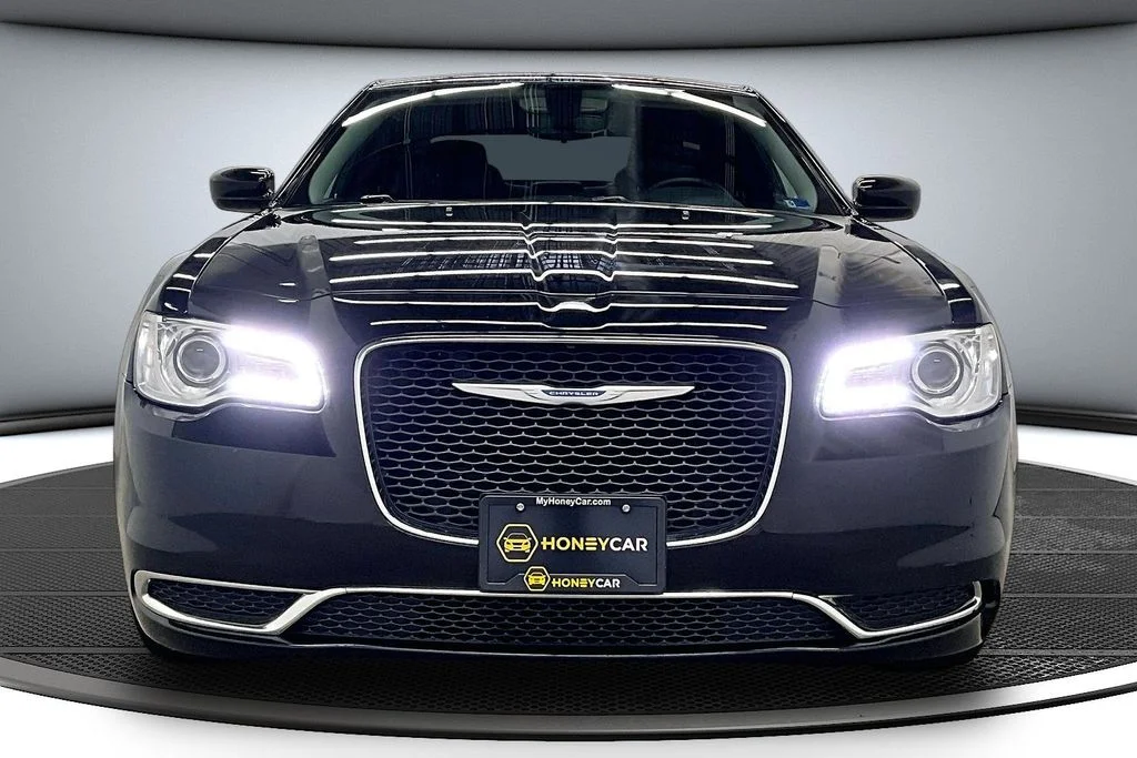 Used 2023 Black Chrysler Touring image 2