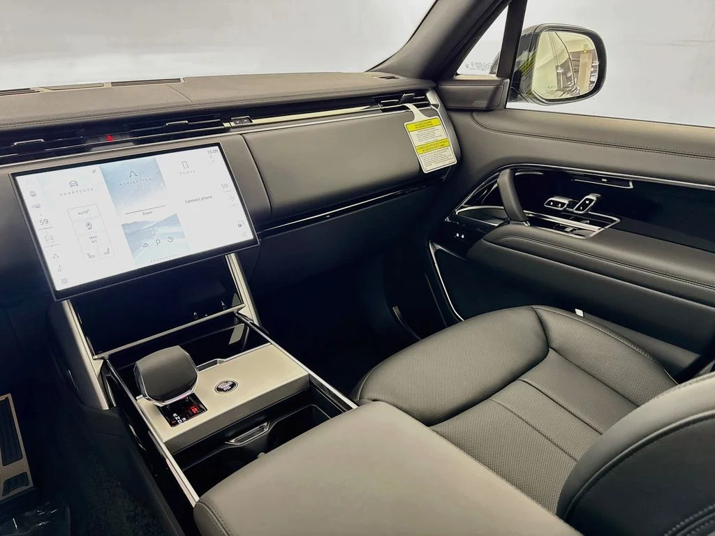 New 2026 Charente Grey Land Rover SE image 24