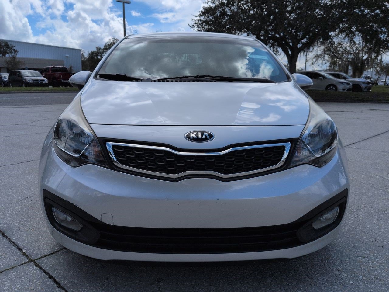 Used 2014 Bright Silver Kia EX image 10