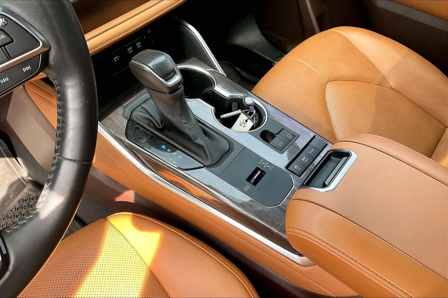 Used 2021 Opulent Amber Toyota Hybrid Platinum image 17