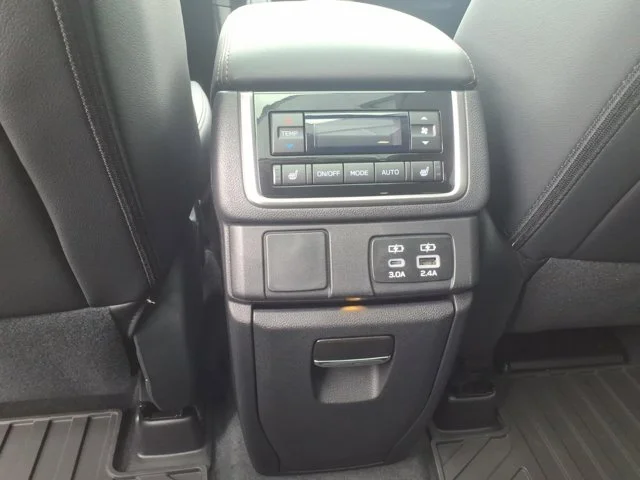2025 Subaru Ascent Bronze Edition - Photo 9