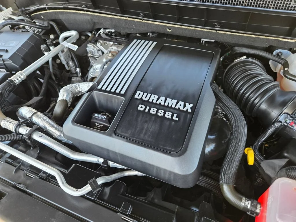 Used 2023 Summit White Chevrolet LS image 17