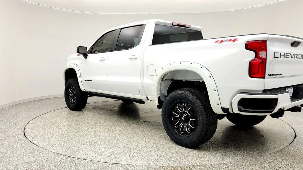 Used 2022 Iridescent Pearl Tricoat Chevrolet 4WD Crew Cab 147