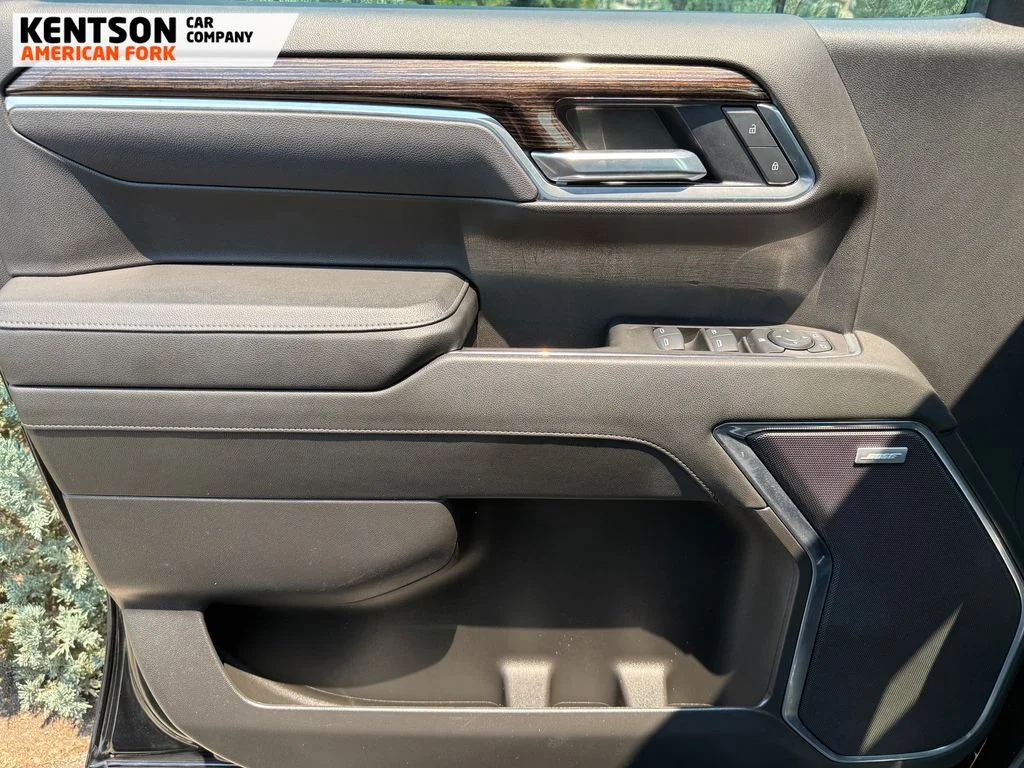 Used 2025 Black GMC Elevation image 18