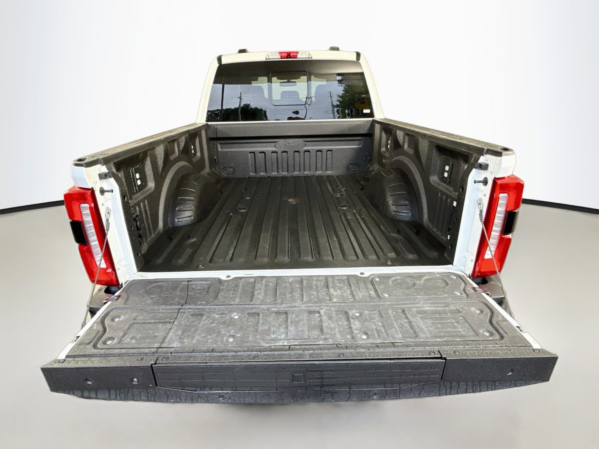 Used 2024  Ford King Ranch image 28