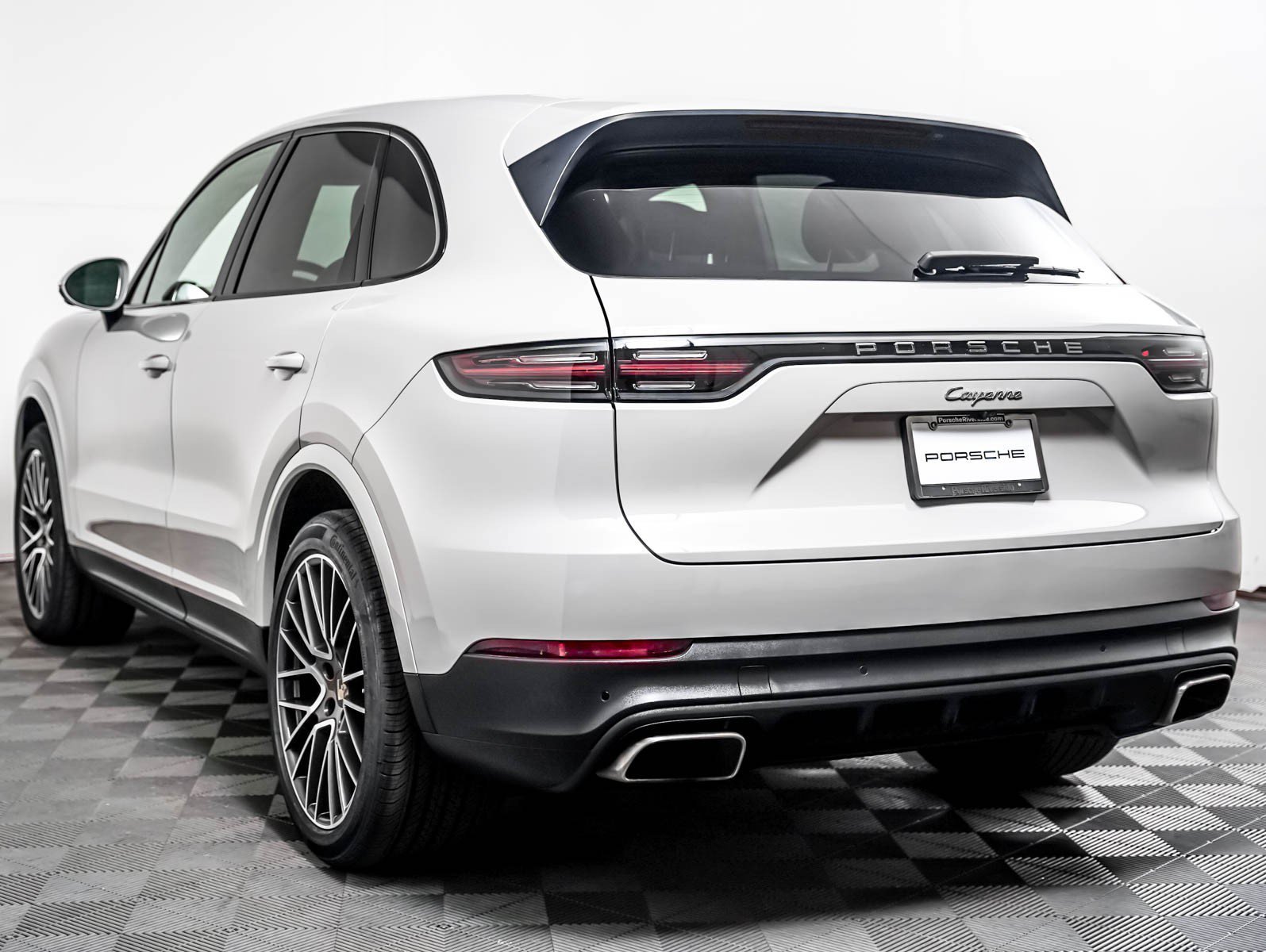 Certified Used 2023 CHALK Porsche  image 3