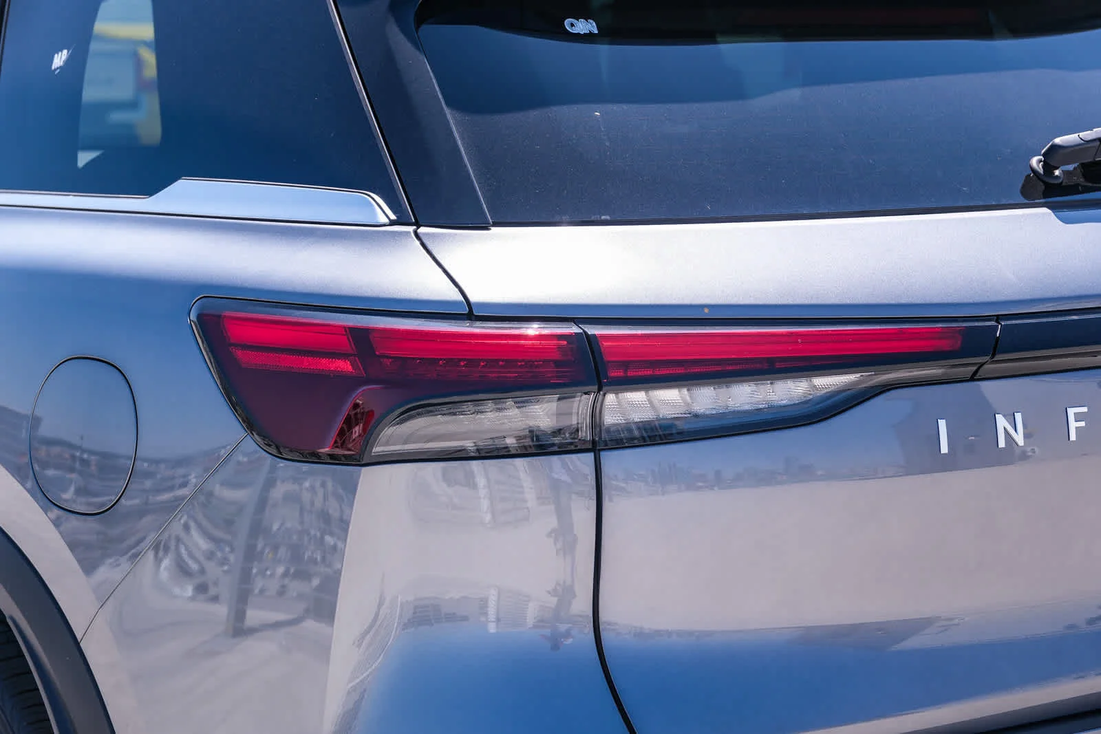 New 2027 GRAPHITE SHADOW INFINITI Luxe FWD image 7