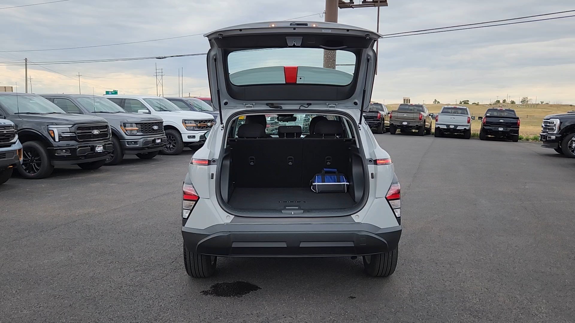 Used 2026 Cyber Gray Metallic Hyundai SE image 17