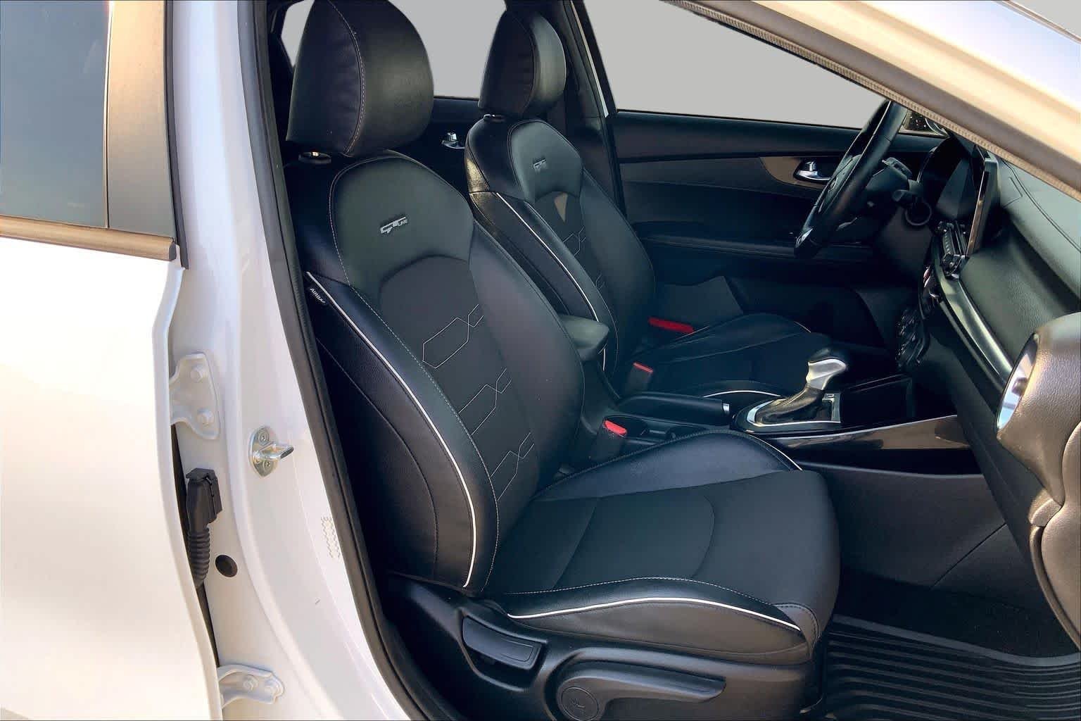 Used 2021 Snow White Pearl Kia GT-Line image 9