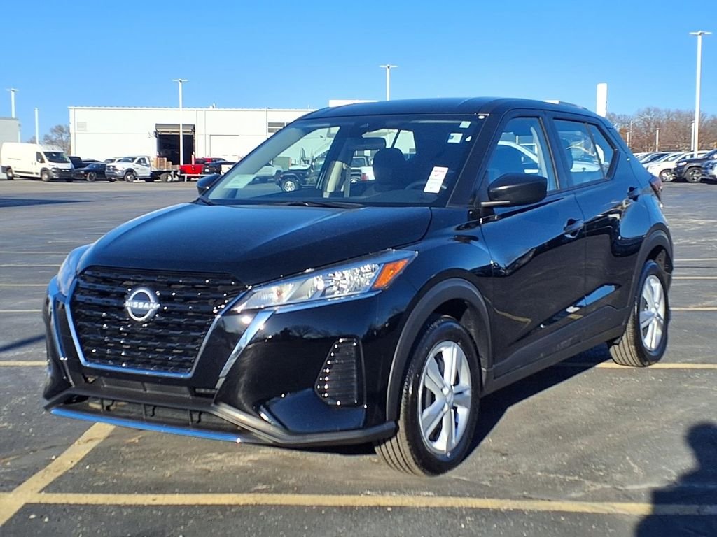 Certified 2025 Nissan KICKS PLAY Base with VIN 3N1CP5BV9SL481566 for sale in Kansas City