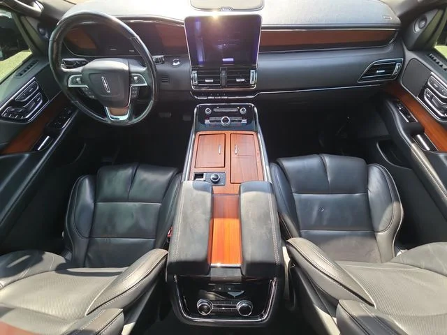 Used 2018 Black Velvet Lincoln Reserve image 32