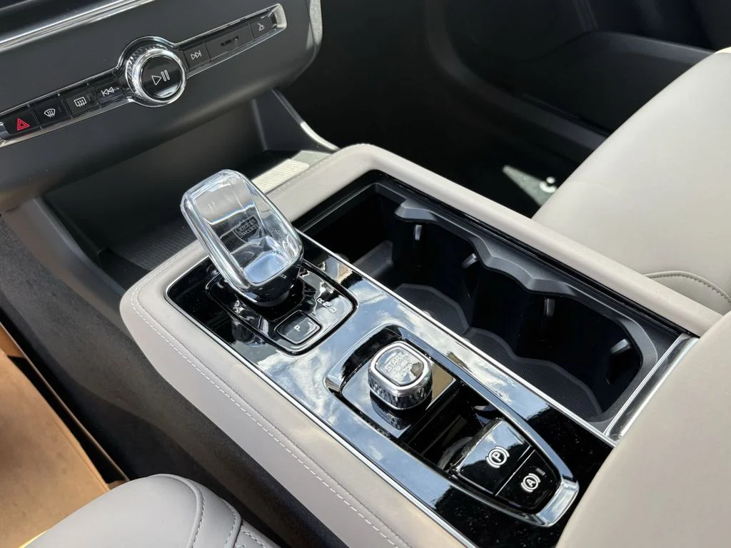 2026 Volvo XC90 Plus - Photo 21