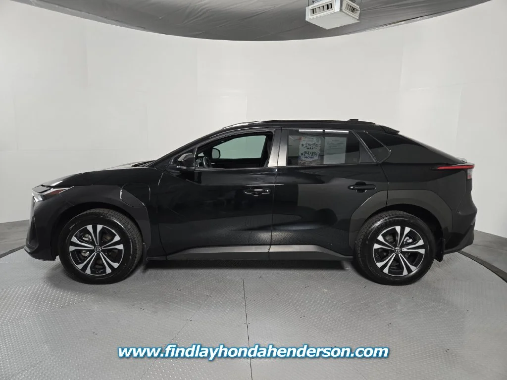 Used 2024 Black Toyota XLE image 3