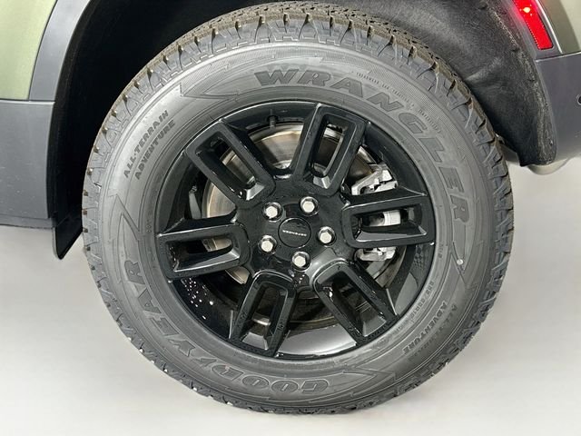 New 2026 Green Land Rover S image 28