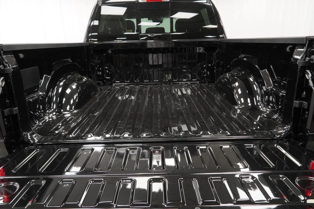 New 2026 Diamond Black Crystal Pearl-Coat Exterior Paint RAM Big Horn/Lone Star image 29