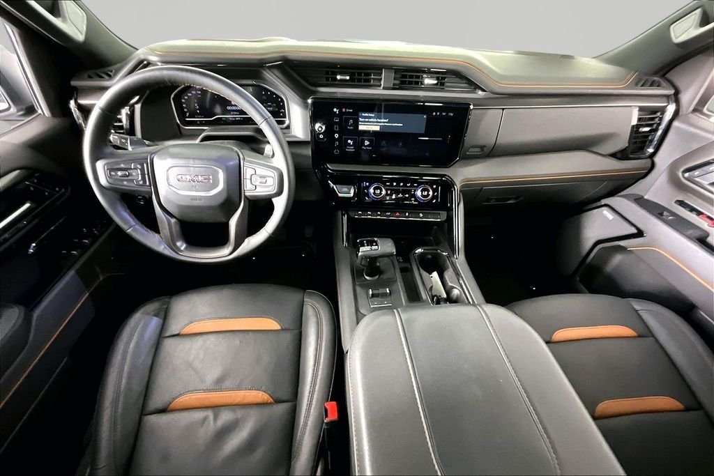 Used 2025 White GMC AT4 image 6