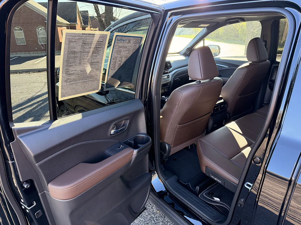 Certified Used 2026 CRYSTAL BLACK Honda RTL image 12