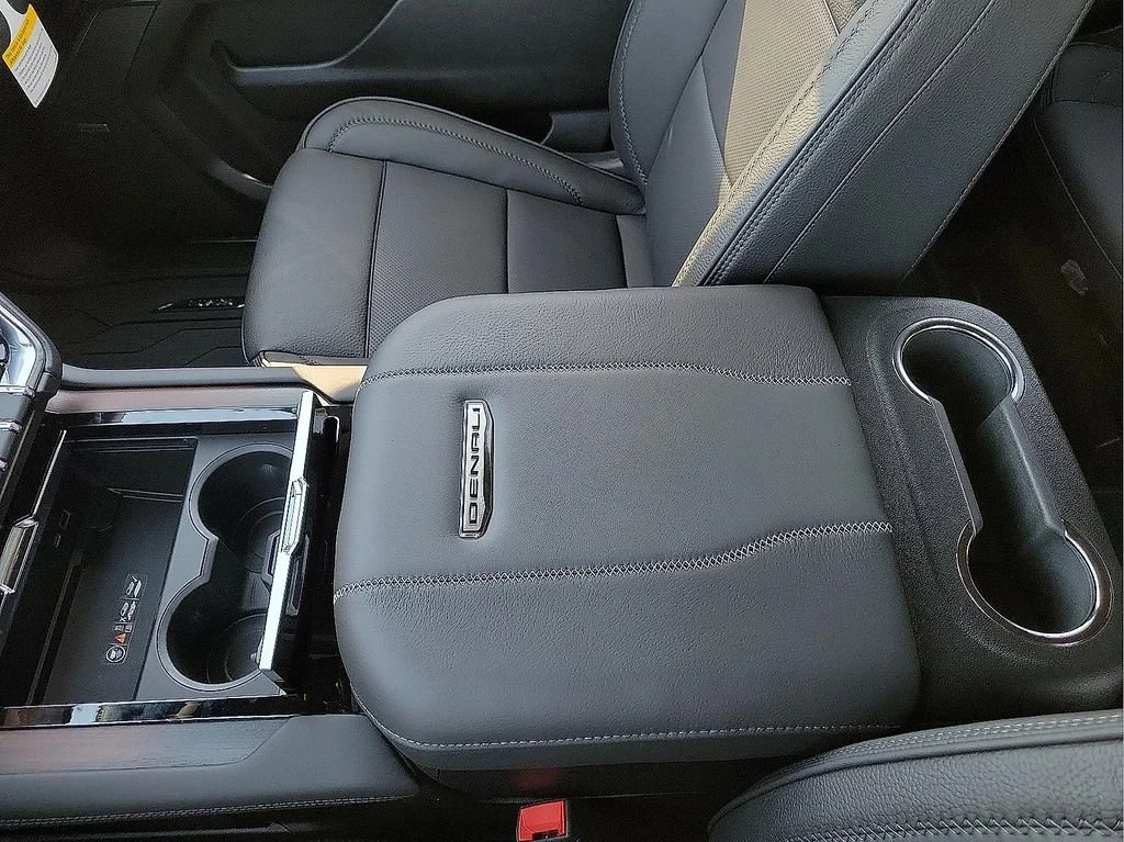 2026 GMC Yukon XL Denali - Photo 20