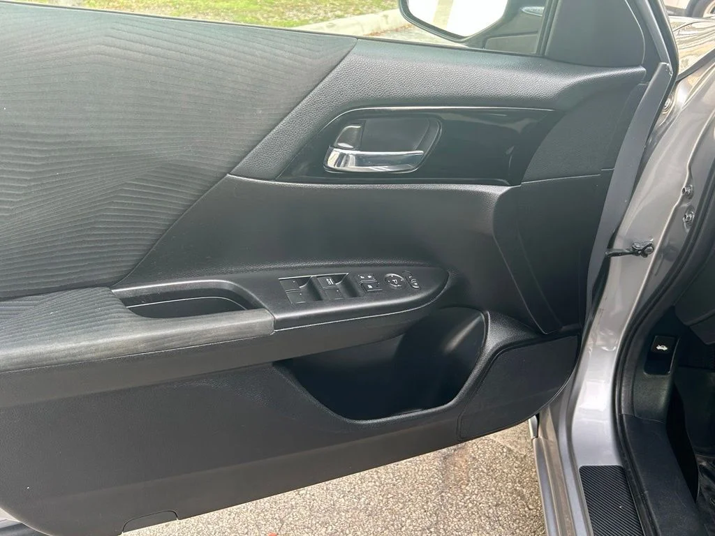 Used 2016 Gray Honda LX image 15