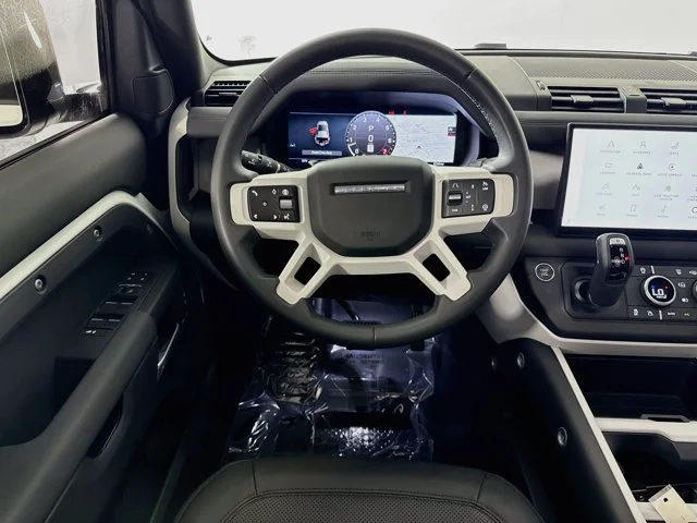 Used 2025 Fuji White Land Rover S image 25
