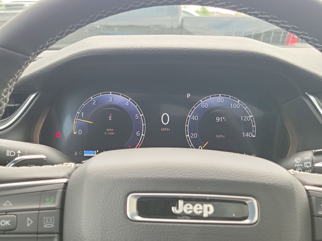 New 2026 Diamond Black Crystal Pearlcoat Jeep Laredo X image 20