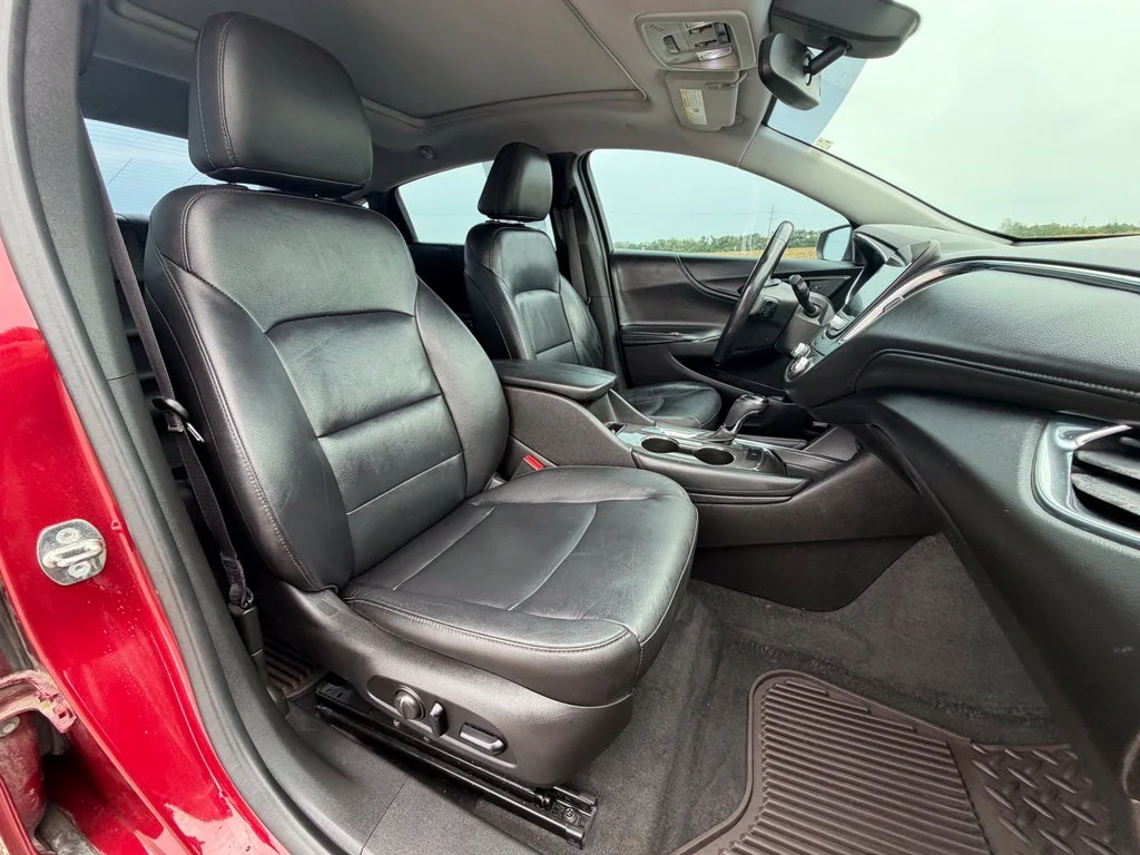 Used 2018 Red Chevrolet LT image 31