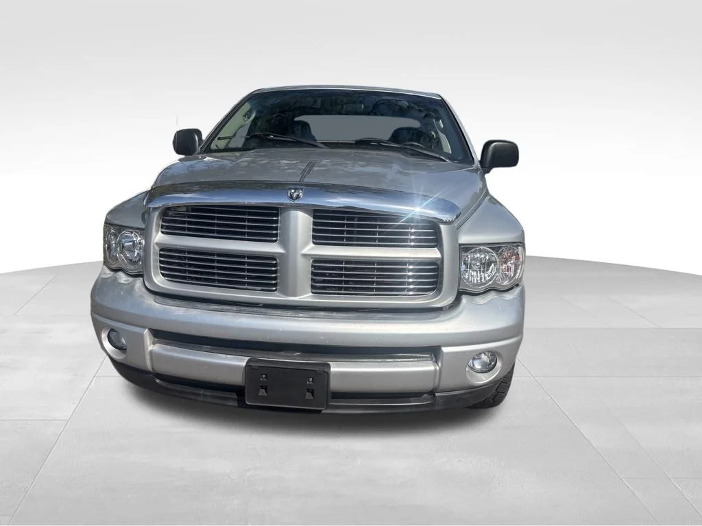 Used 2004 Black Dodge SLT image 2