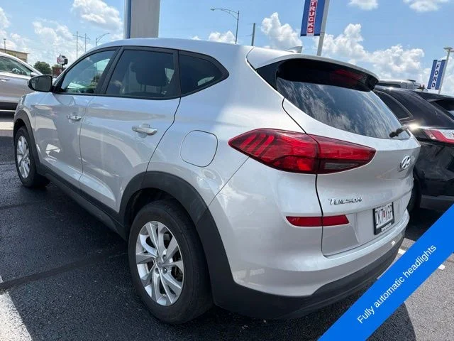 Used 2019 Molten Silver Hyundai SE image 6